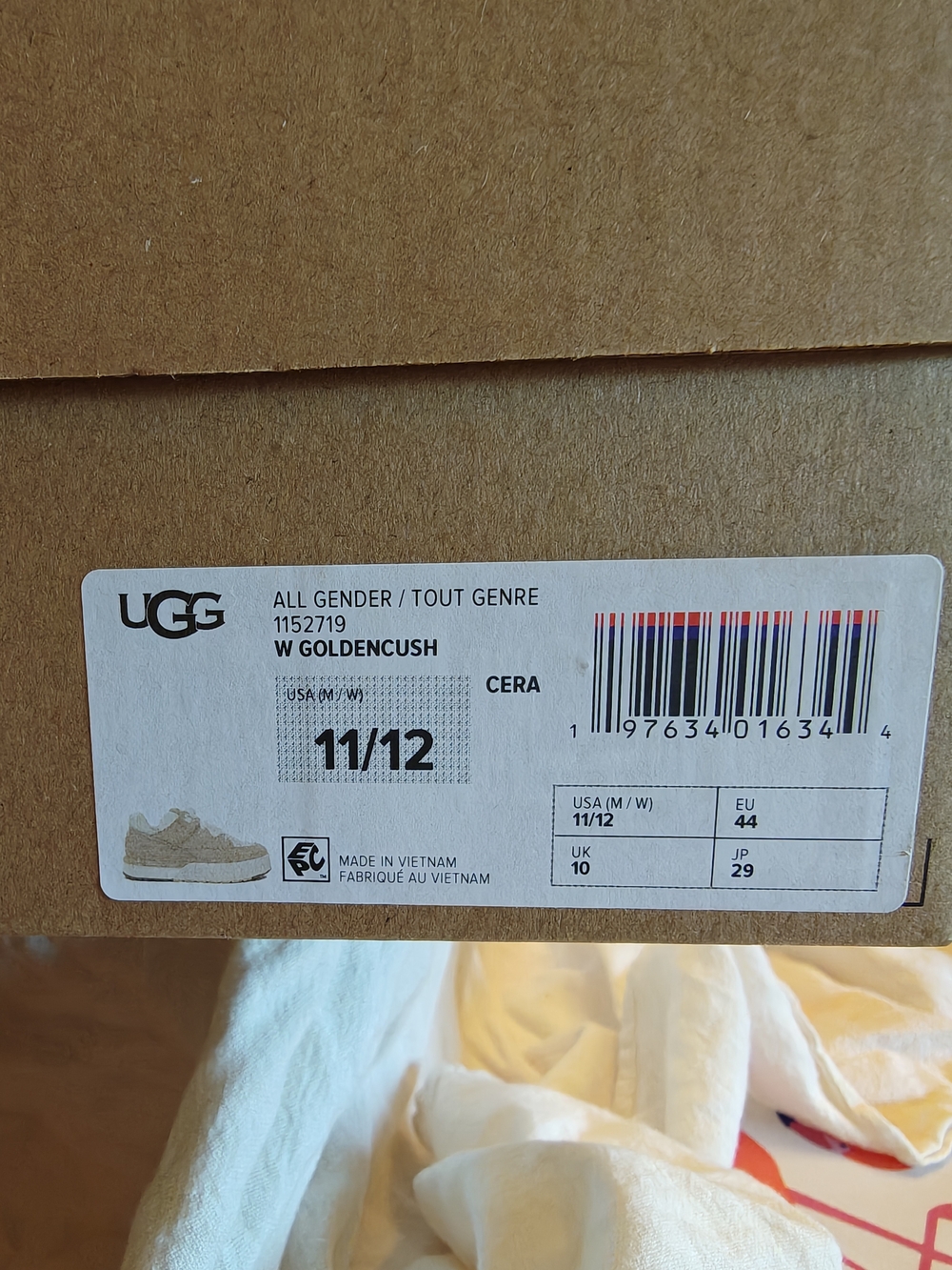 UGG GOLDENCUSH PLATFORM SUEDE SNEAKERS - Picture 6 of 6
